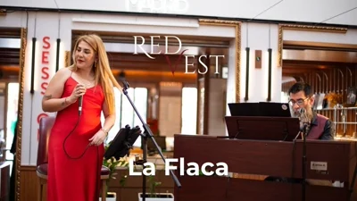 La Flaca — Red Vest